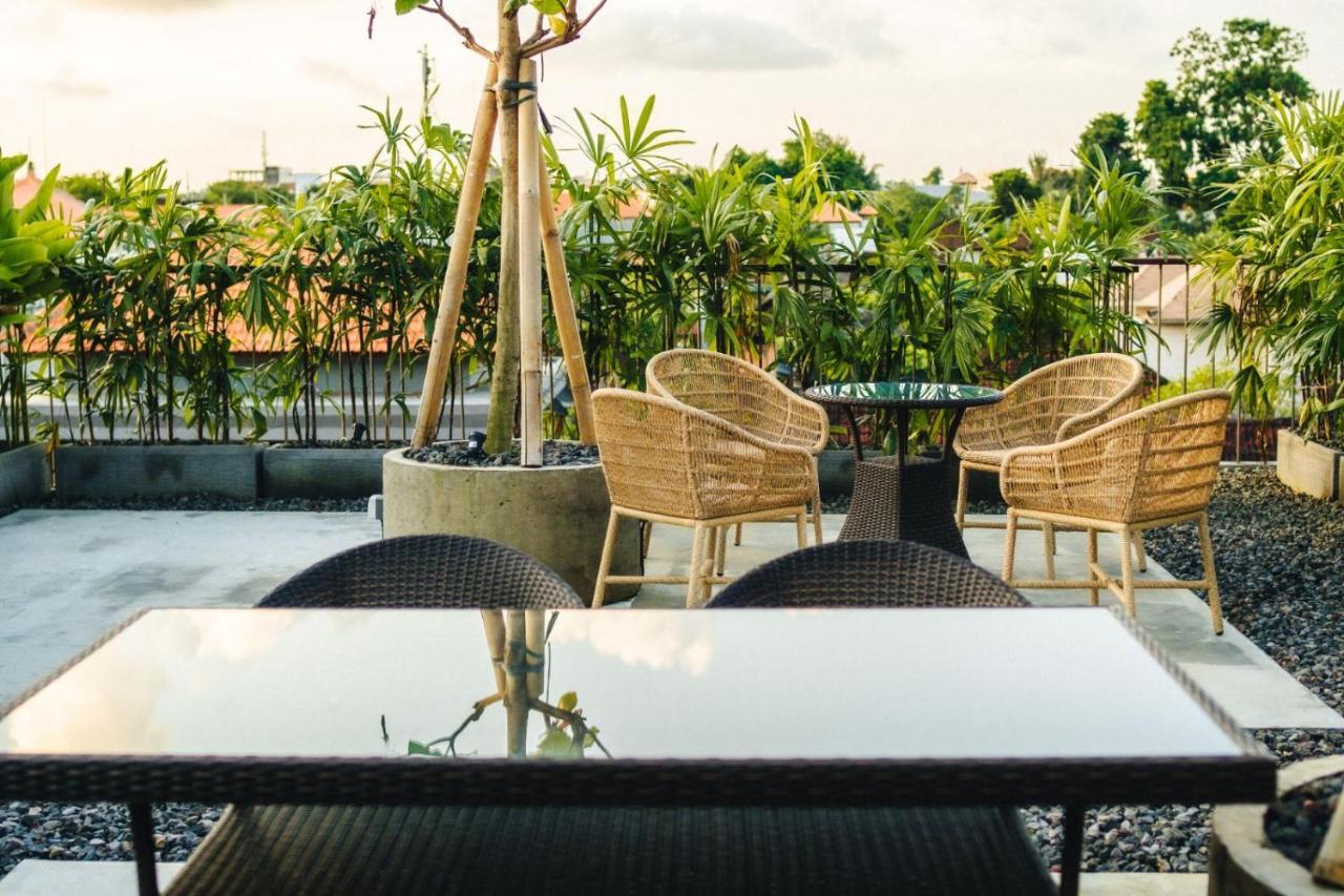 Tanaga Coliving Hotel เซมินยัค ภายนอก รูปภาพ