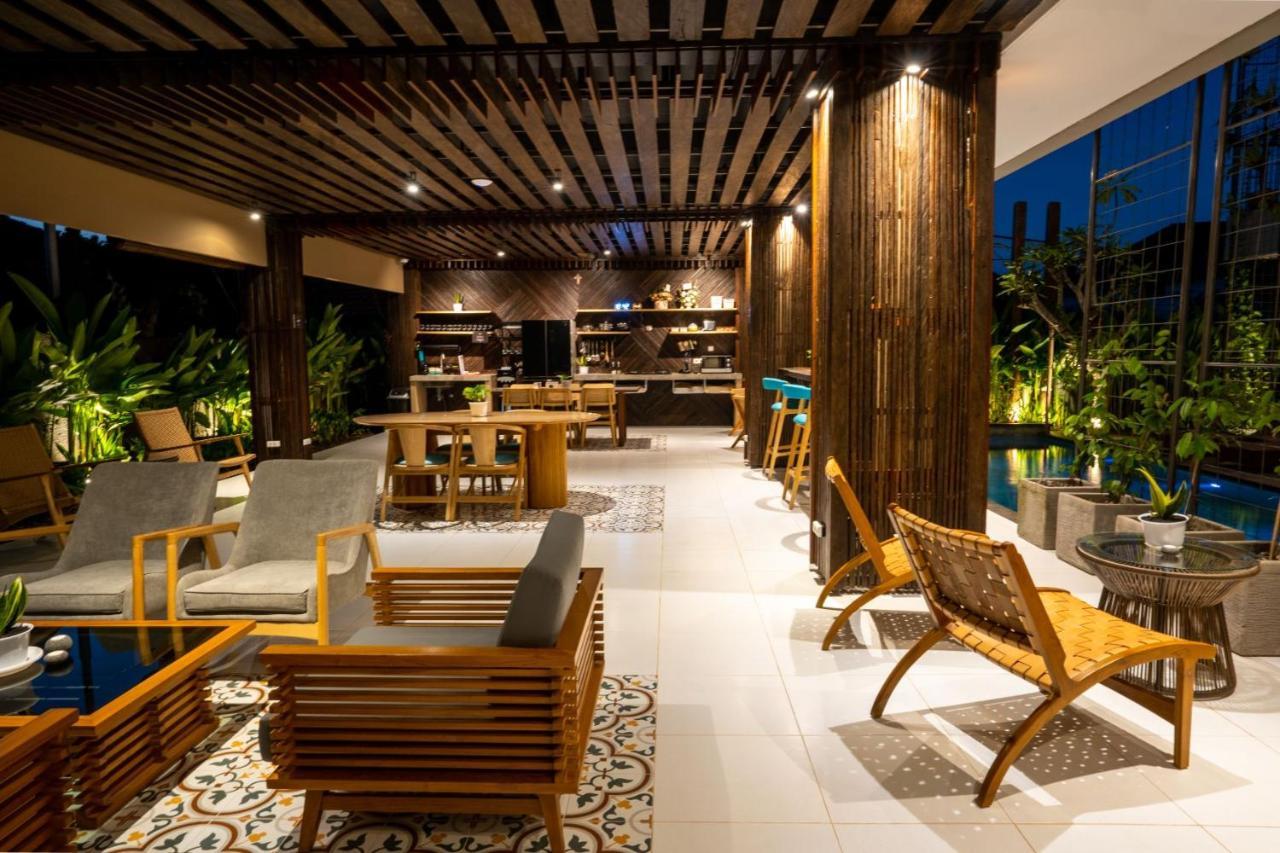 Tanaga Coliving Hotel เซมินยัค ภายนอก รูปภาพ