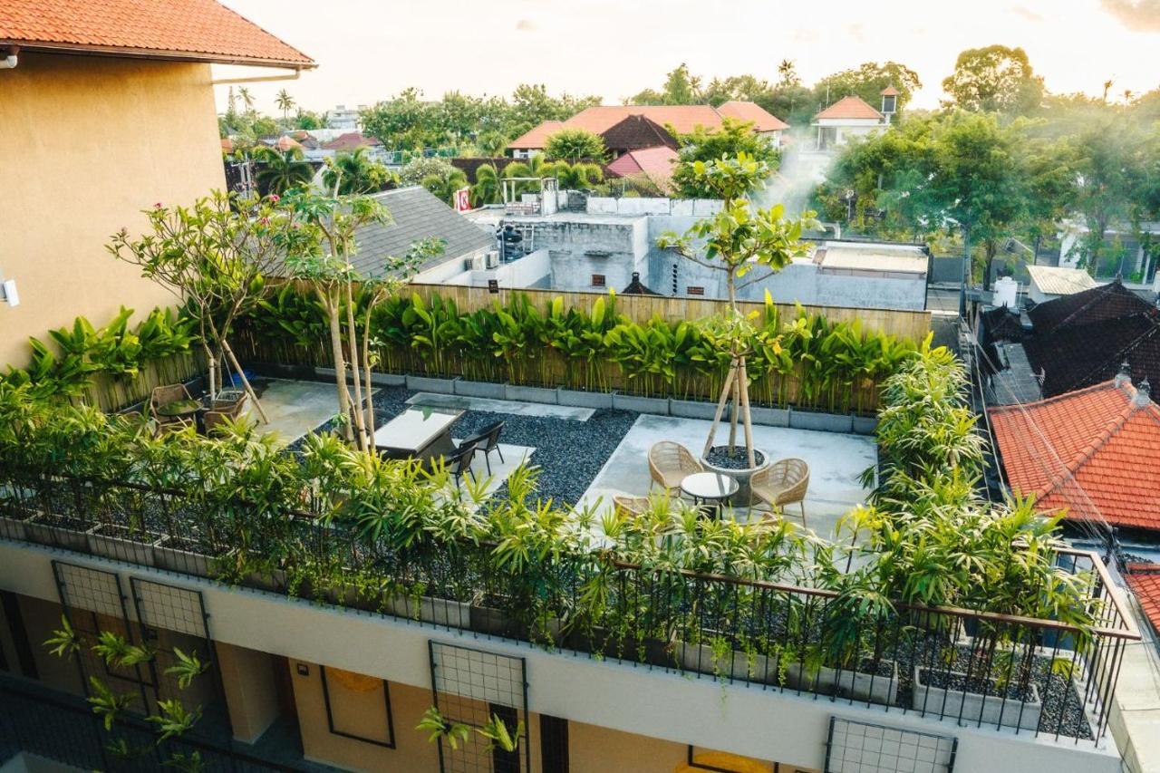 Tanaga Coliving Hotel เซมินยัค ภายนอก รูปภาพ