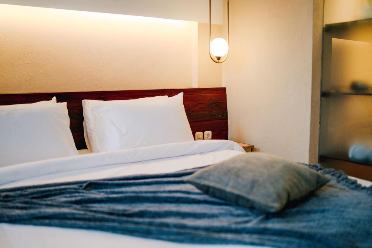 Tanaga Coliving Hotel เซมินยัค ภายนอก รูปภาพ