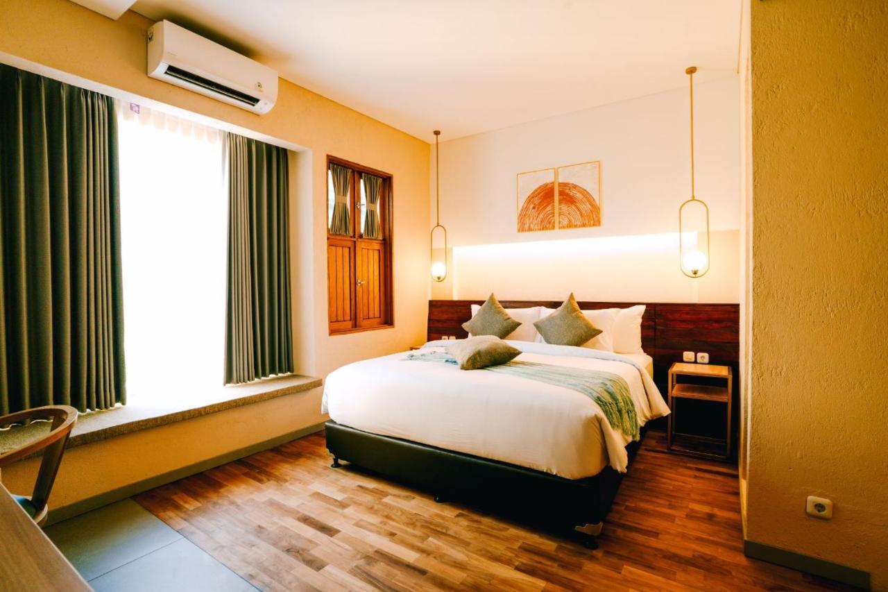 Tanaga Coliving Hotel เซมินยัค ภายนอก รูปภาพ