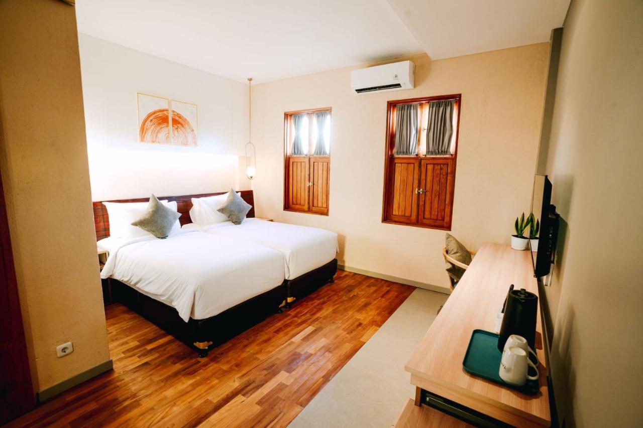 Tanaga Coliving Hotel เซมินยัค ภายนอก รูปภาพ
