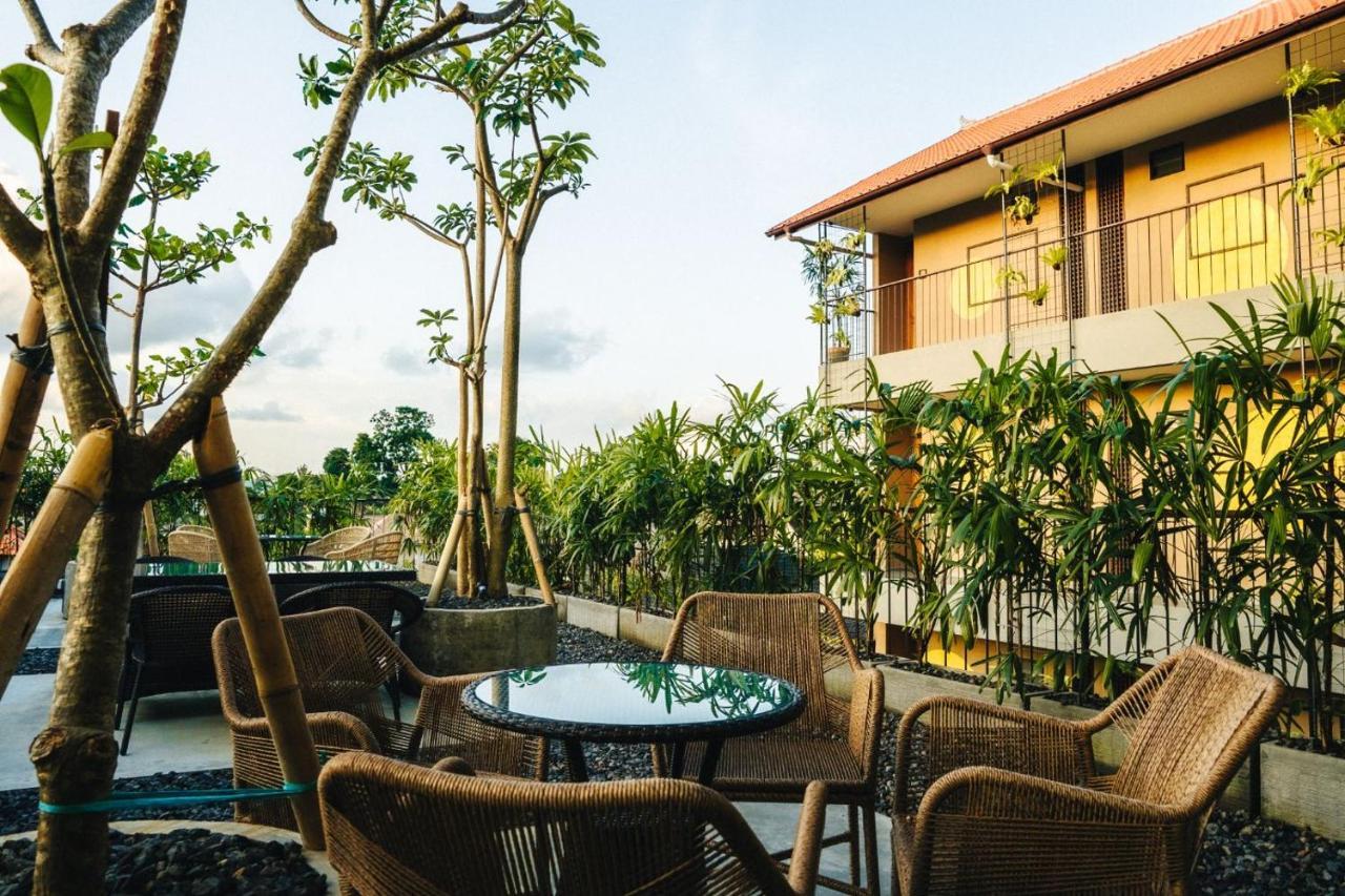 Tanaga Coliving Hotel เซมินยัค ภายนอก รูปภาพ