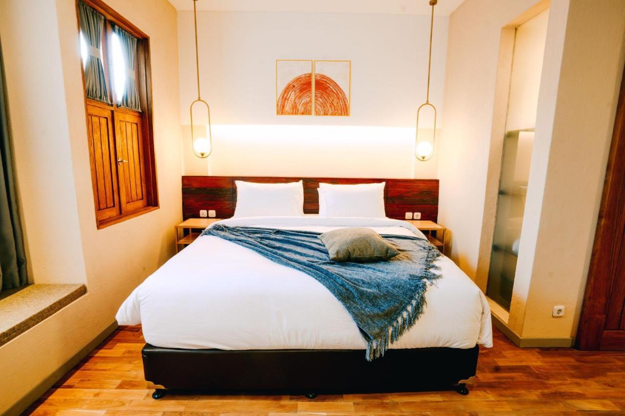 Tanaga Coliving Hotel เซมินยัค ภายนอก รูปภาพ