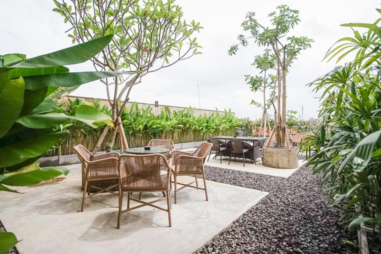 Tanaga Coliving Hotel เซมินยัค ภายนอก รูปภาพ