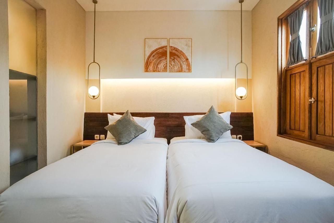 Tanaga Coliving Hotel เซมินยัค ภายนอก รูปภาพ