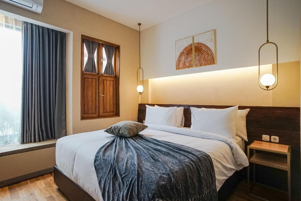 Tanaga Coliving Hotel เซมินยัค ภายนอก รูปภาพ