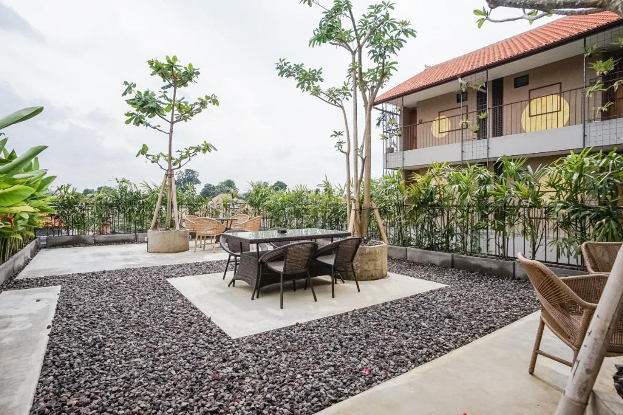 Tanaga Coliving Hotel เซมินยัค ภายนอก รูปภาพ