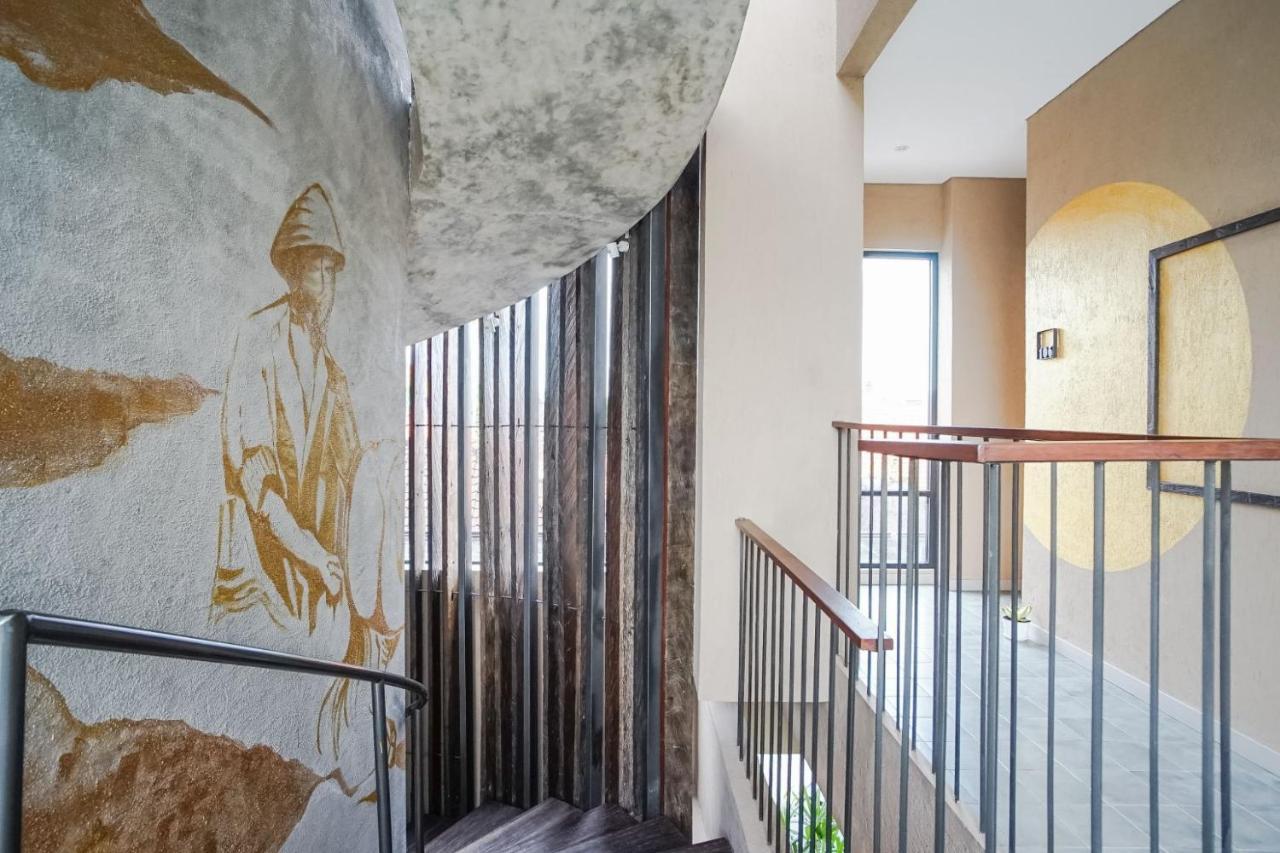 Tanaga Coliving Hotel เซมินยัค ภายนอก รูปภาพ