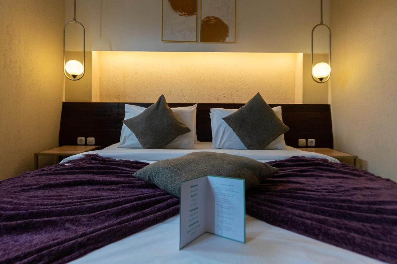 Tanaga Coliving Hotel เซมินยัค ภายนอก รูปภาพ