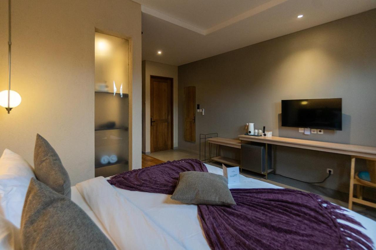 Tanaga Coliving Hotel เซมินยัค ภายนอก รูปภาพ