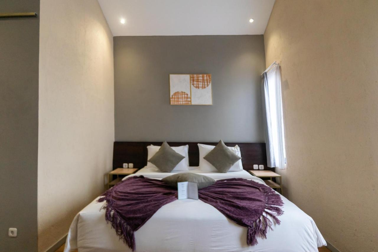 Tanaga Coliving Hotel เซมินยัค ภายนอก รูปภาพ