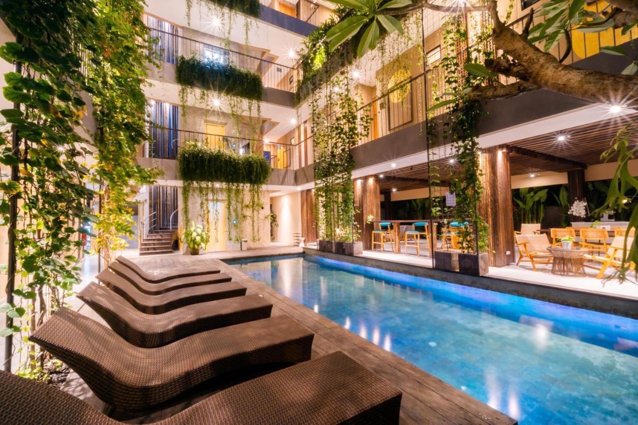 Tanaga Coliving Hotel เซมินยัค ภายนอก รูปภาพ