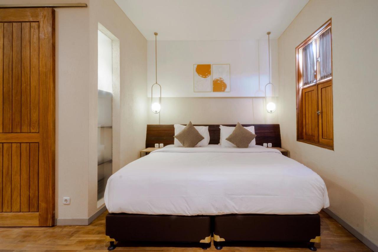 Tanaga Coliving Hotel เซมินยัค ภายนอก รูปภาพ