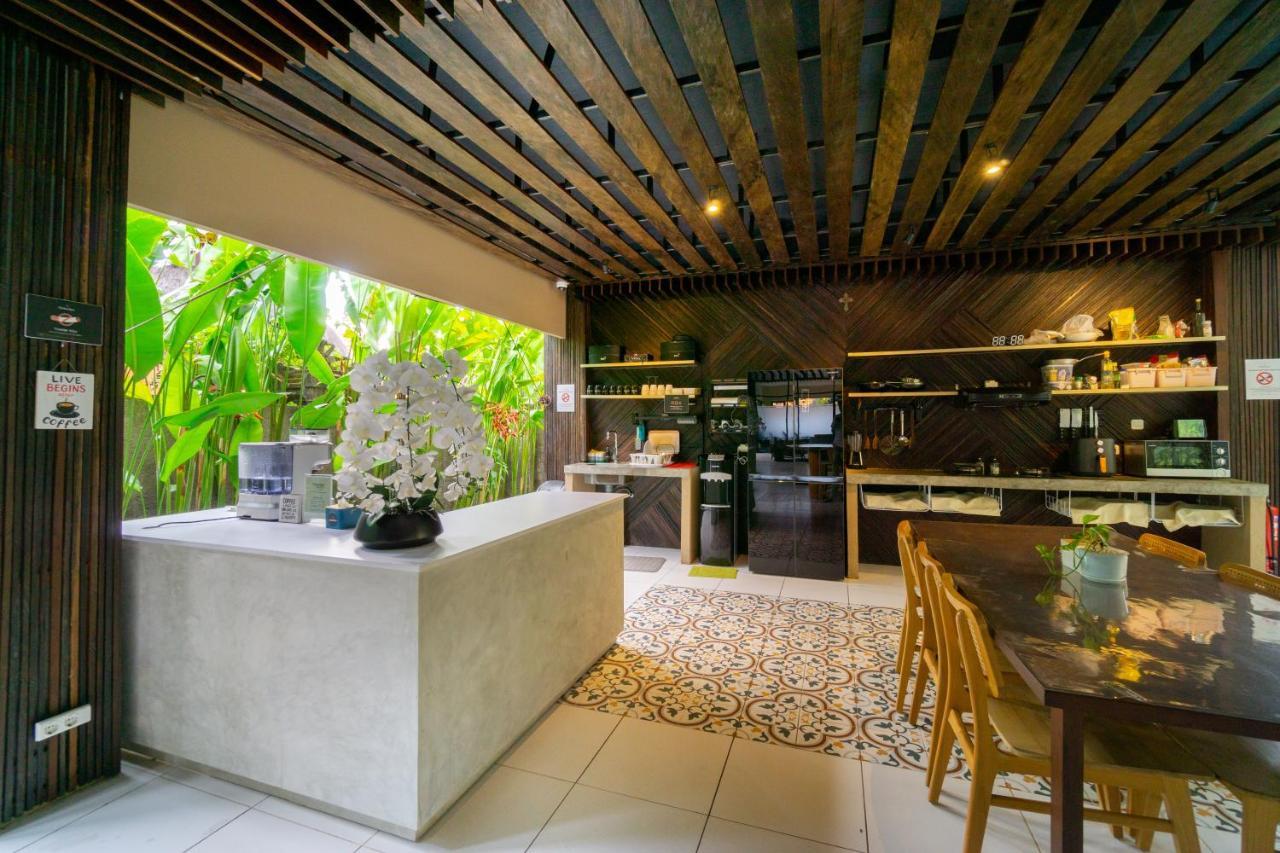Tanaga Coliving Hotel เซมินยัค ภายนอก รูปภาพ