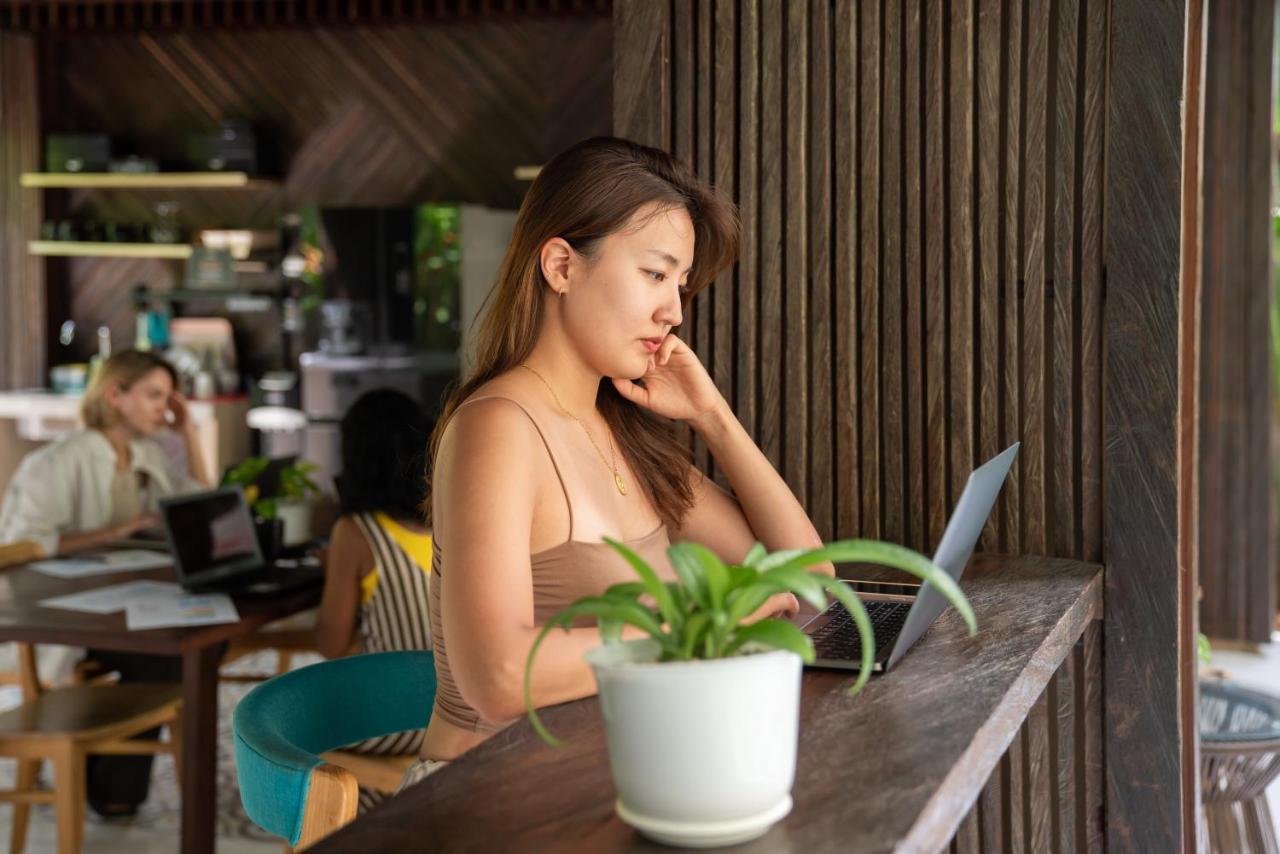 Tanaga Coliving Hotel เซมินยัค ภายนอก รูปภาพ