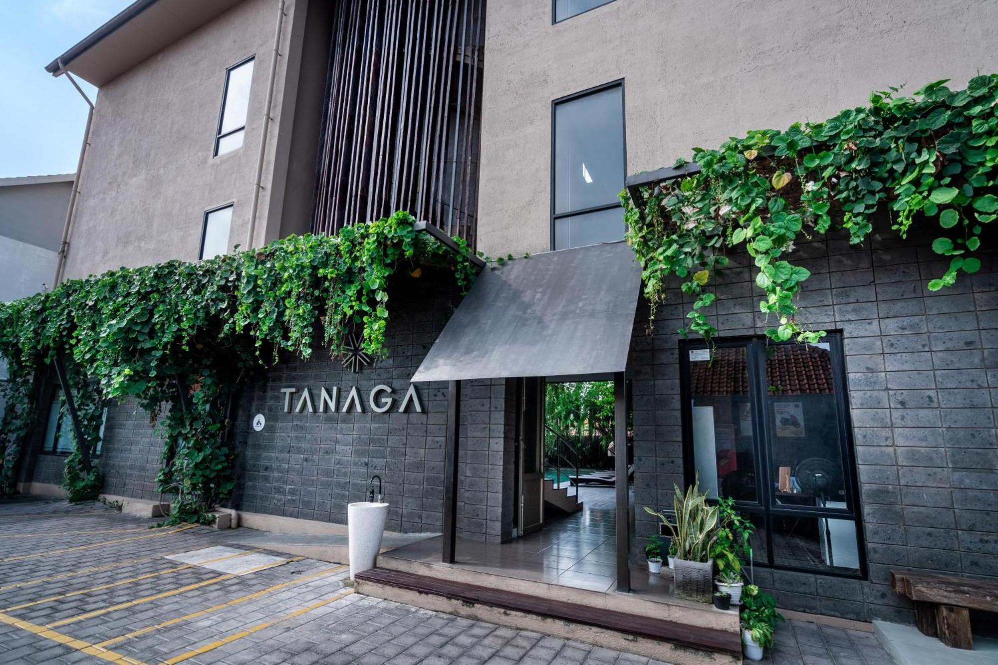 Tanaga Coliving Hotel เซมินยัค ภายนอก รูปภาพ
