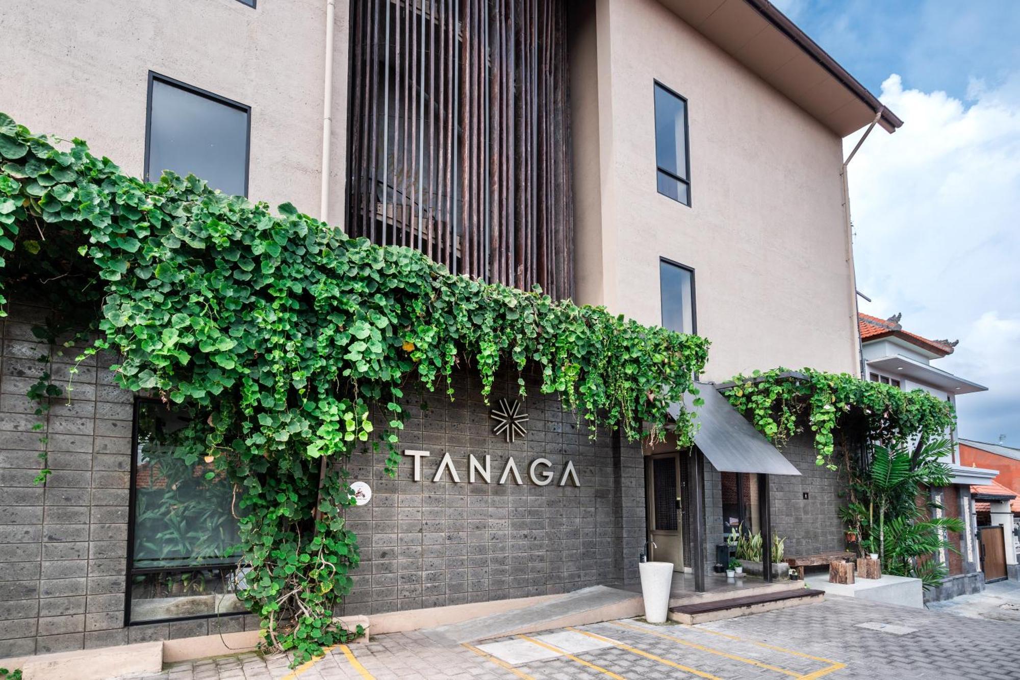 Tanaga Coliving Hotel เซมินยัค ภายนอก รูปภาพ